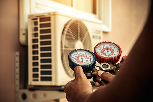 Professional Hvac Installation technician working in Salisbury, MO